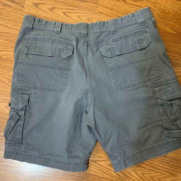 Men's Gray Red Head Cargo Shorts - Picture 3 of 3